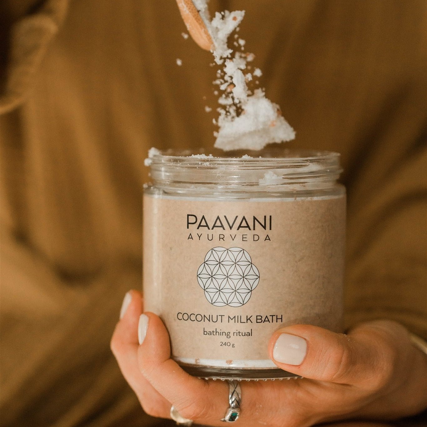 Coconut Milk Bath | Ayurvedic Herbal Soaking Ritual for Skin & Spirit Compostable Refill variant_skuc
